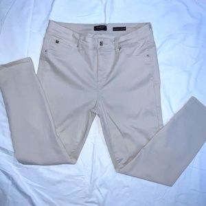 Curve appeal khakis